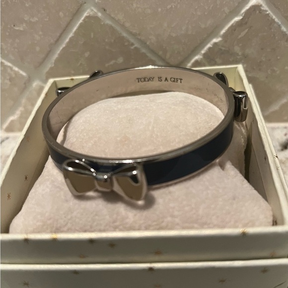 MFIL My Flat In London Silver Tone and Blue Enamel 3 Bows Bracelet - Picture 6 of 8